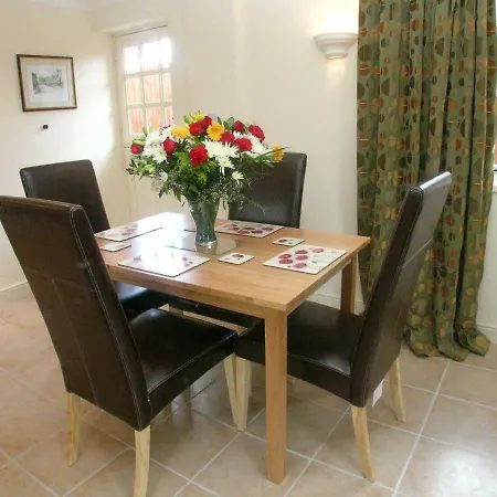 Juliet Cottage Hot Tub Sleeps 3 Singles Or Double Stratford-upon-Avon Exterior photo